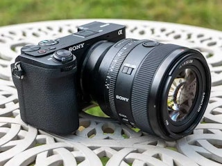 Sony α6600とα6700を比較｜AF・動画・価格の違いと用途別の選び方